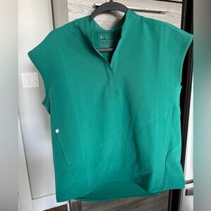 FIGS Rafaela oversized scrub top. Green. Size XS.
